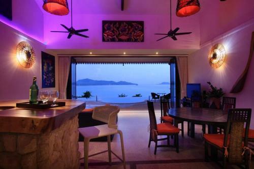 5 Bedroom Seafront Villa Phanghan