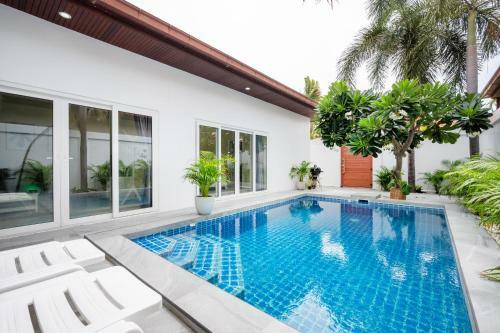 Majestic Residence Pool Villas 2 Bedrooms Private Beach