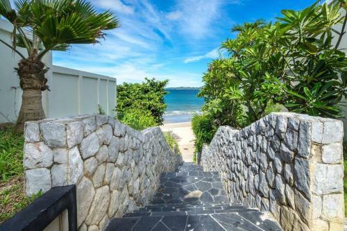 Majestic Residence Pool Villas Private Beach Pattaya