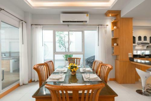 Sabai Pool Villa 12-15 Persons 6br, Sauna, Pool Table, Karaoke, Bbq