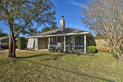 Gulf Breeze Retreat Less Than 4 Mi To Beach Access!