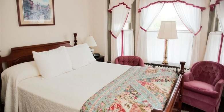 Bed & Breakfast Frederick House