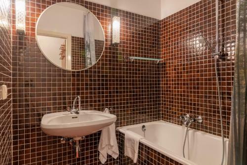 Apartment Six T Nine By All In One Apartments