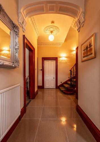 Nelson Manor