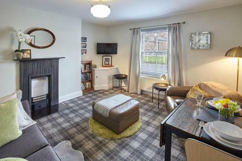 Host & Stay - Rose Cottage @ Durham