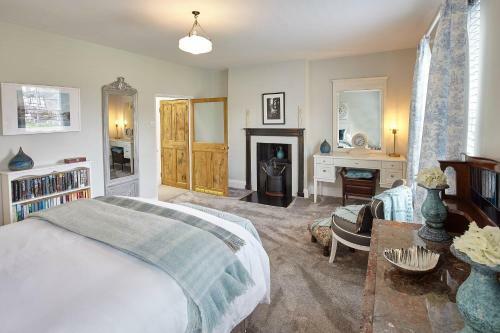 Host & Stay - Rose Cottage @ Durham
