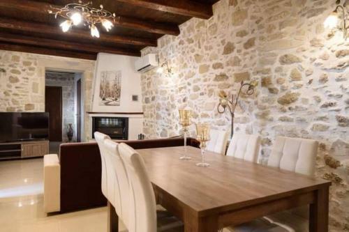 Villa Duente Pirgoy Village