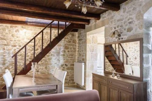 Villa Duente Pirgoy Village