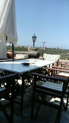 Apartamento Charouda Stone Tower