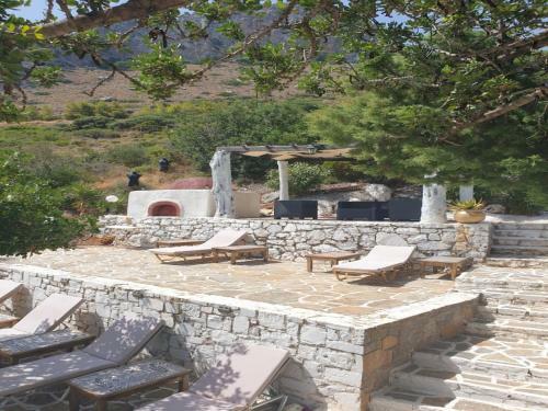 Entire Villa Full View 3 Bedrooms 3 Bathrooms 3 Kitchens