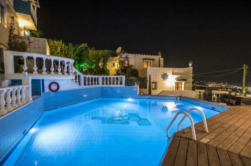 Apartamento Hermes Korifi Suites