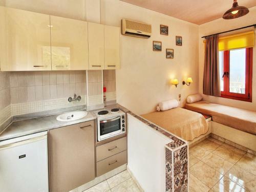Room In Apartment - Korifi Suites Collection Adults