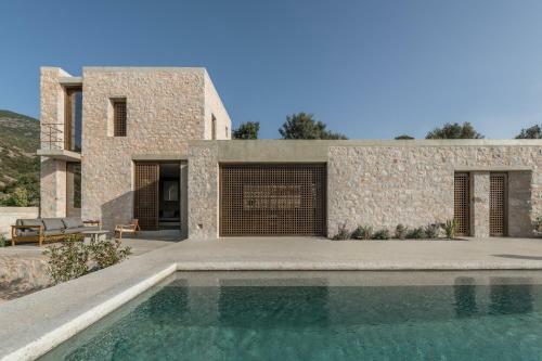 Monolithoi Villas