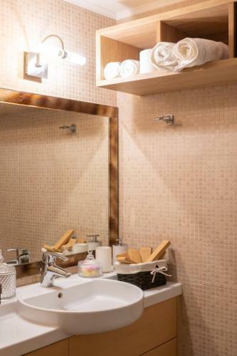 P&s Luxury Home In Cretan Nature With Sea View