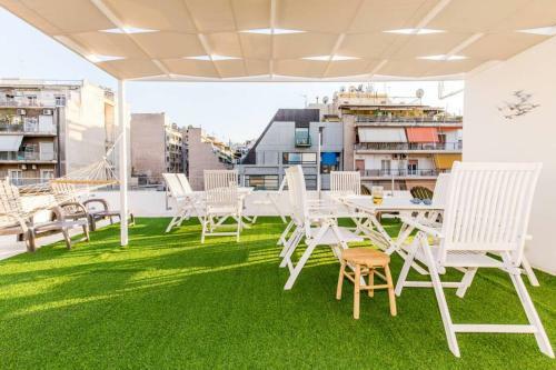 Neoclassical Apartment With 2 Bedrooms In Piraeus