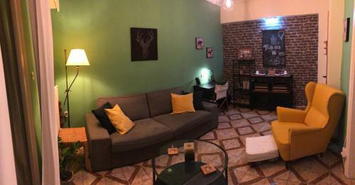 Comfortable Private Room + Living Room Near Port