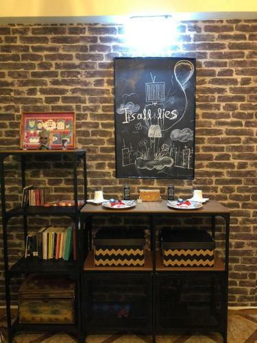 Comfortable Private Room + Living Room Near Port