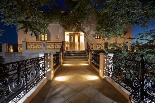 Villa Ioulia