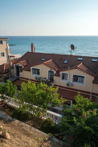 Andretina Apartments