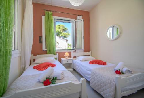 Dora's Tsilivi Beach House A