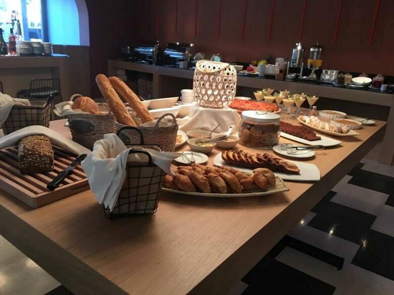 Aenos Hotel