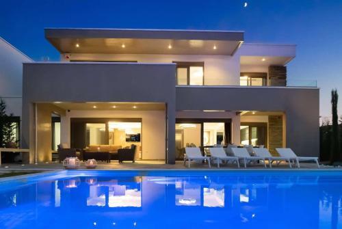 Villa Presidential