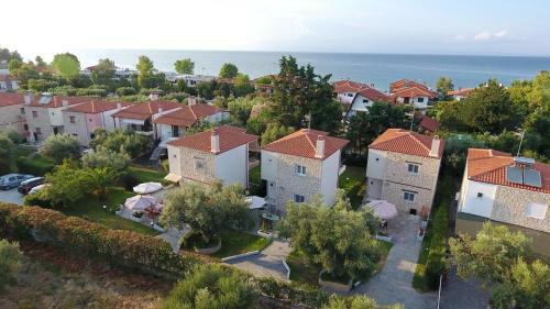 Luxury Villas Polychrono