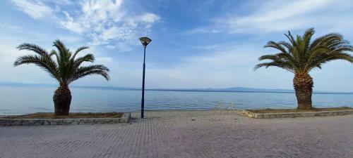 Lovely Maisonette Right In Front Of The Sea