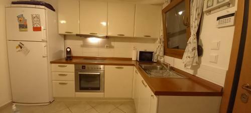 Lovely Maisonette Right In Front Of The Sea
