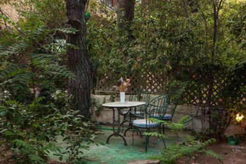 Exotic Apartment 1 Min From Marikes Beach