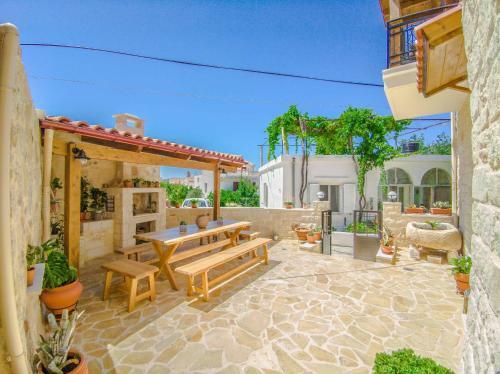 Christine Countryside House - Fully Renovated With All Modern Comforts