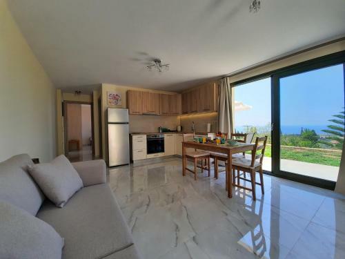 Freesia Grand Sea View Apartment