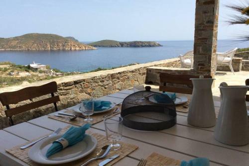 Sea Breeze Serifos
