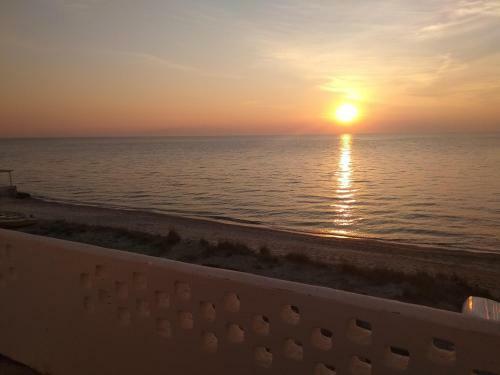 Golden Sunset Beach House