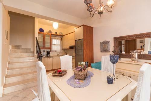 Luxury 2-floor Villa!!