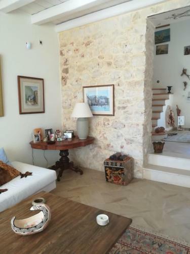 Olive House Traditional Villa With Pool