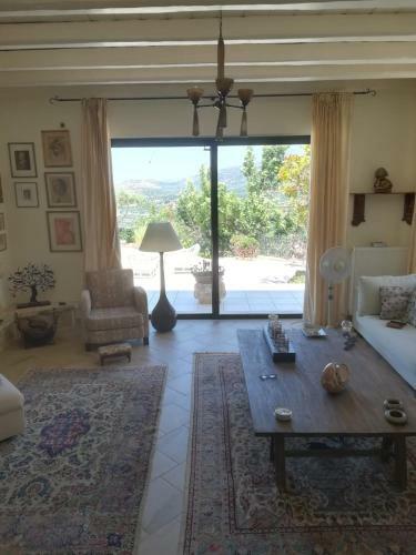 Olive House Traditional Villa With Pool