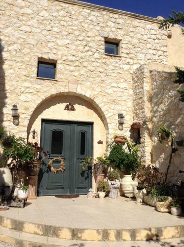 Olive House Traditional Villa With Pool