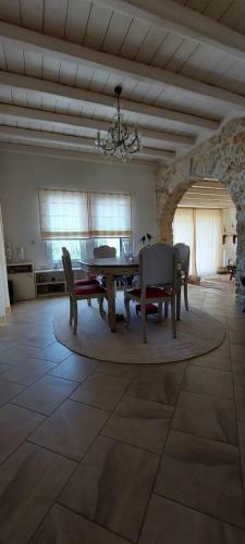 Olive House Traditional Villa With Pool