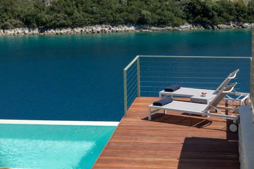 Villa Anthelia-idyllic View And Private Access To The Sea