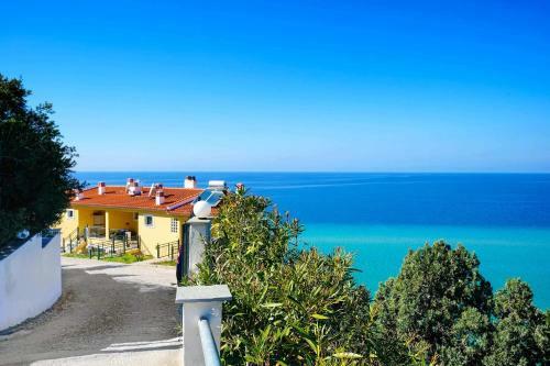 Giotas Sea View Apartment