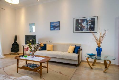 Kallisti Apartment