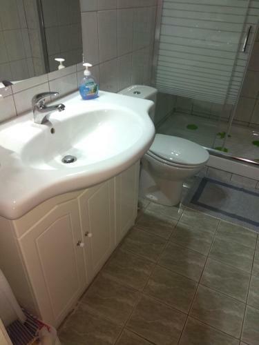 Leoni Apartment