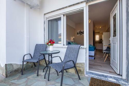 Doukas Apartments