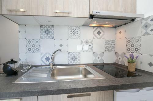 Doukas Apartments