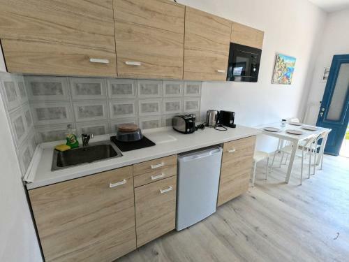 Marina Pedi Apartments