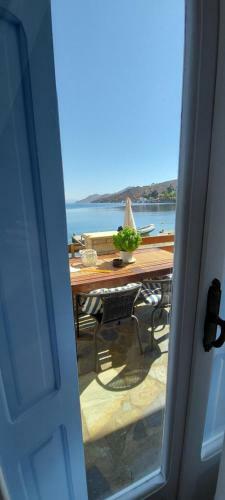 Symi . Villa Calme (sur La Mer).