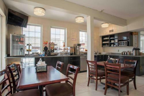 Hotel Ramada Limited 100 Mile House - Standard Cb