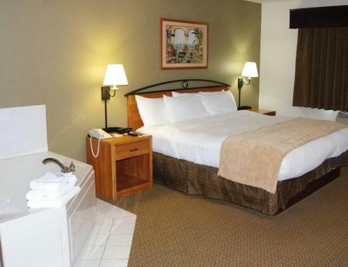 Hotel Americinn Of Grimes