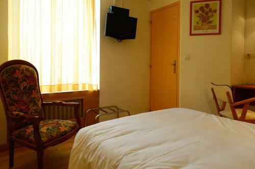 Hotel Logis La Lentillere (restaurant C�t� Parc)